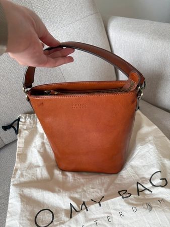 O My Bag Bobbi Midi Bucket Bag / Tasche aus Leder
