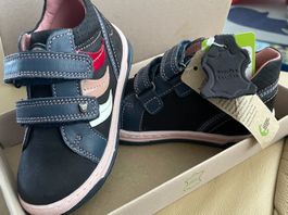 NEU! Lederschuhe für Mädchen - Sportsschuhe - Gr 24