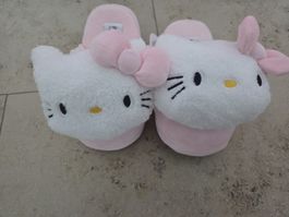 Hello Kitty Slippers - Super Cute & Comfy! Size 40/41 EUR
