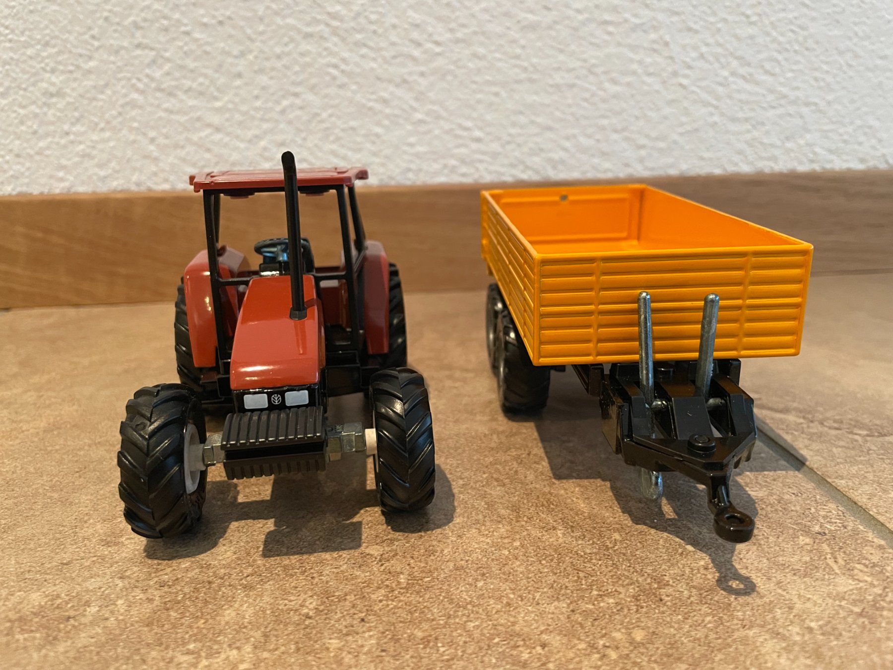 New Holland Traktoren: SIKU New Holland L75 mit Kipper – Neu und originalverpackt aus Kreuzlingen von Stefan1150 1