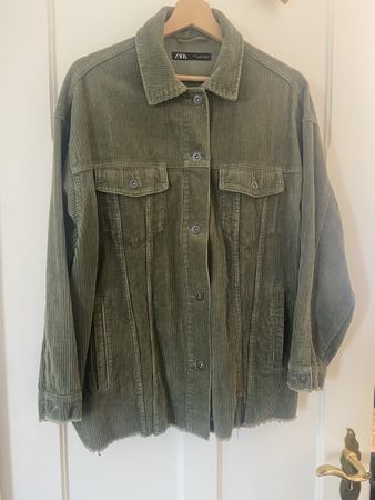 Cordjacke Zara olivgrün mit Fransenrand Grösse M