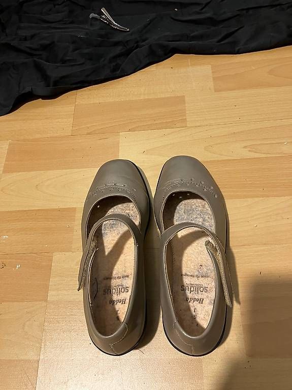 Chaussures femmes: Gesundheitsschuhe Solidus Hedda goldgrau – D'occasion à Kriens par Gartenfee03