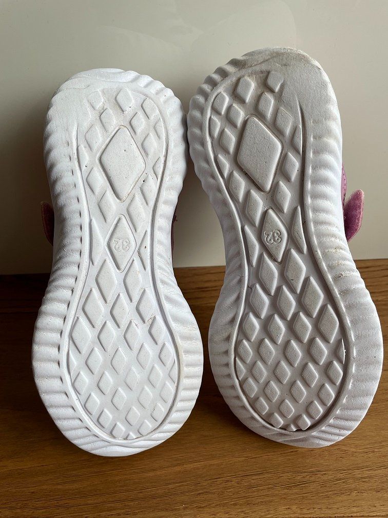 Schuhe für Mädchen: Neuwertig: Schöne Turnschuhe, Gr. 32 – Neu (gemäss Beschreibung) aus Horgen von Feli39 3