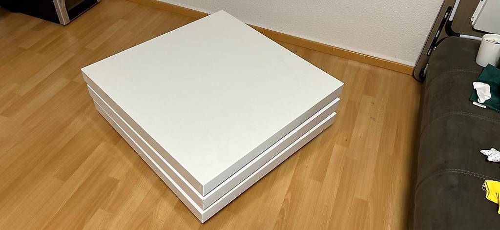 Tables: dreistöckiger Tisch – D'occasion à Basel par can_92vf 2