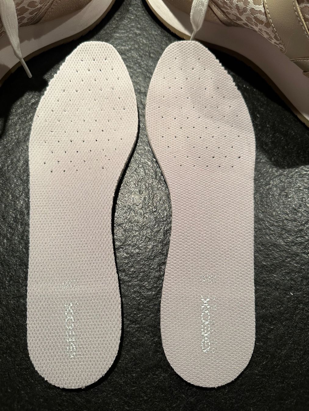 Geox Scarpe da uomo: Geox Damenschuhe Gr. 39 mit Leopardenmuster – Usato da Utzigen venduto da Lavendel1975 9