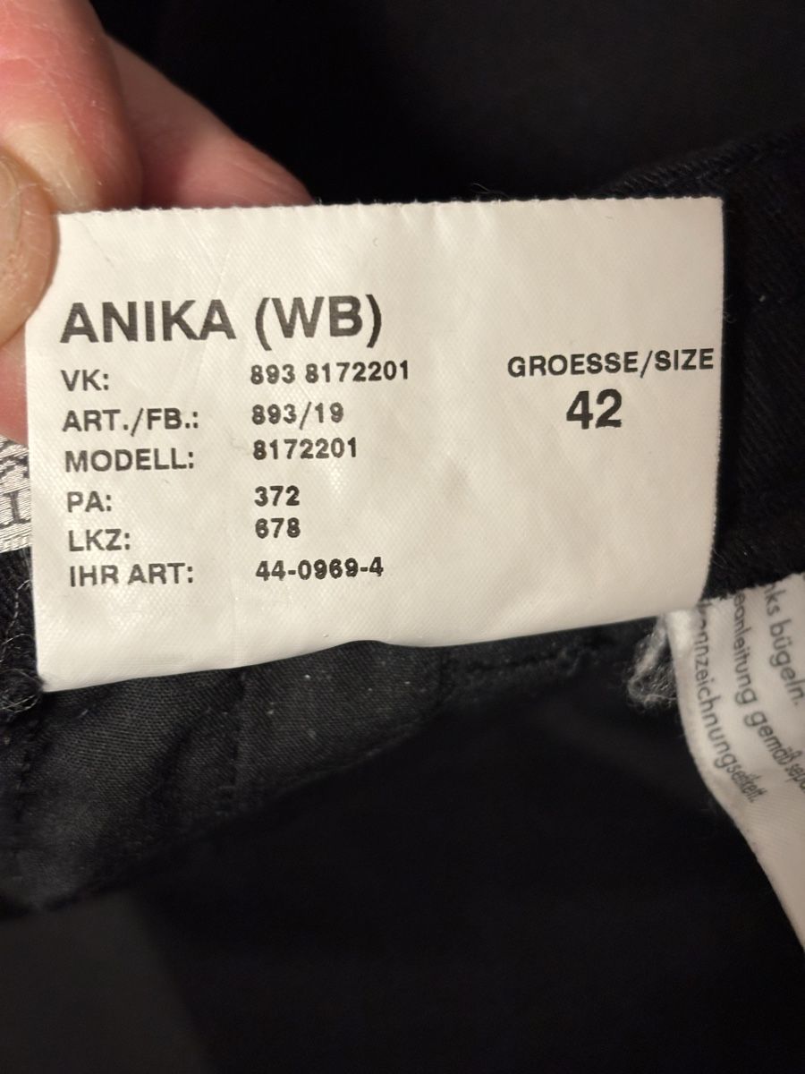 Pantaloni: Schwarze Hose Gr. 42 – Usato da Kesswil venduto da Branca-01 5