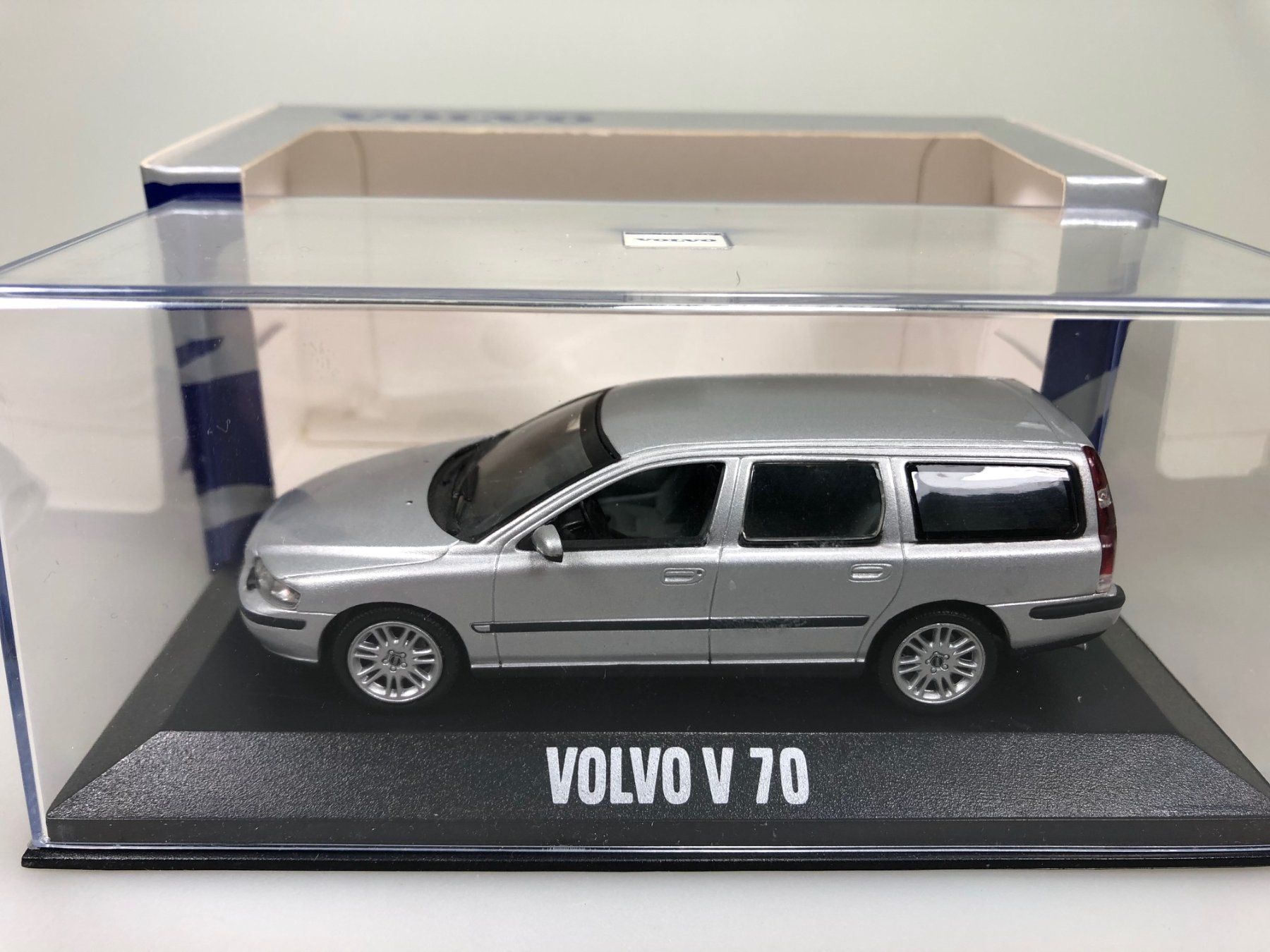 Volvo Modellini d'auto: Volvo V70 - Minichamps - 1:43 – Usato da Widen venduto da Himan 2