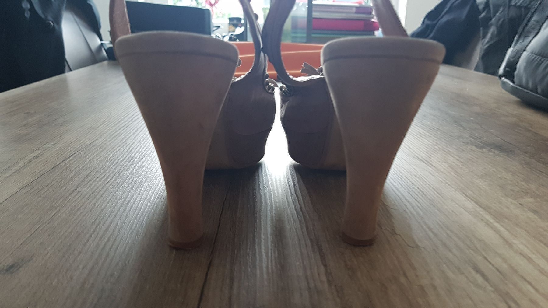 Damenschuhe: Leder Pumps / Schuhe – Gebraucht aus Schöfflisdorf von CrRG21 4