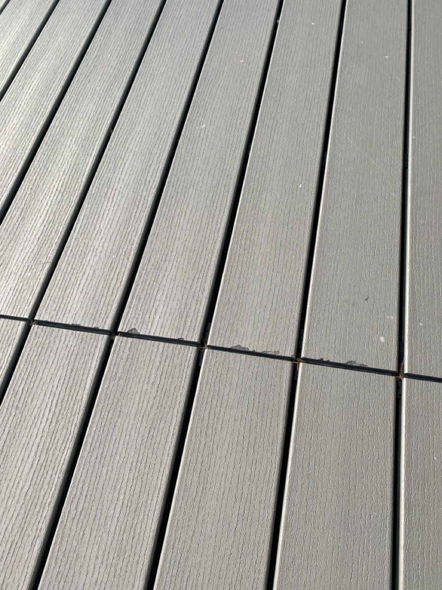 Rivestimenti per pavimenti: Terrassendielen WPC grau gebraucht – Usato da Langnau am Albis venduto da Meierisli 1