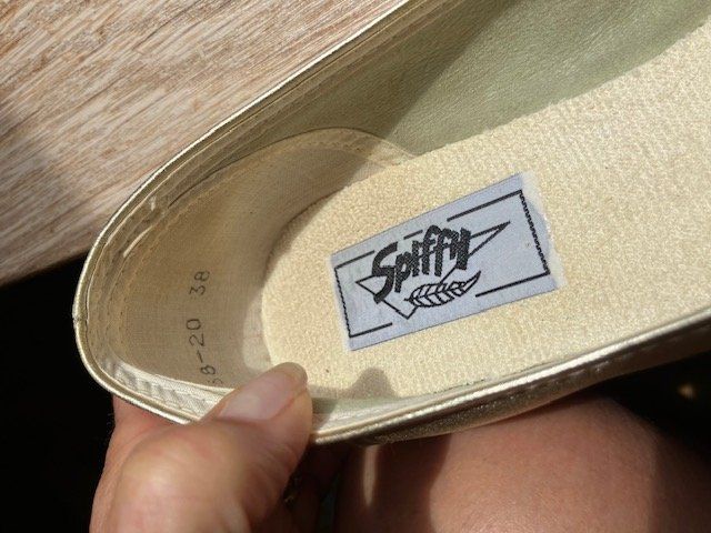 Damenschuhe: chaussures dorées T 38 neuves – Neu (gemäss Beschreibung) aus Colombier VD von DENYSE01 4