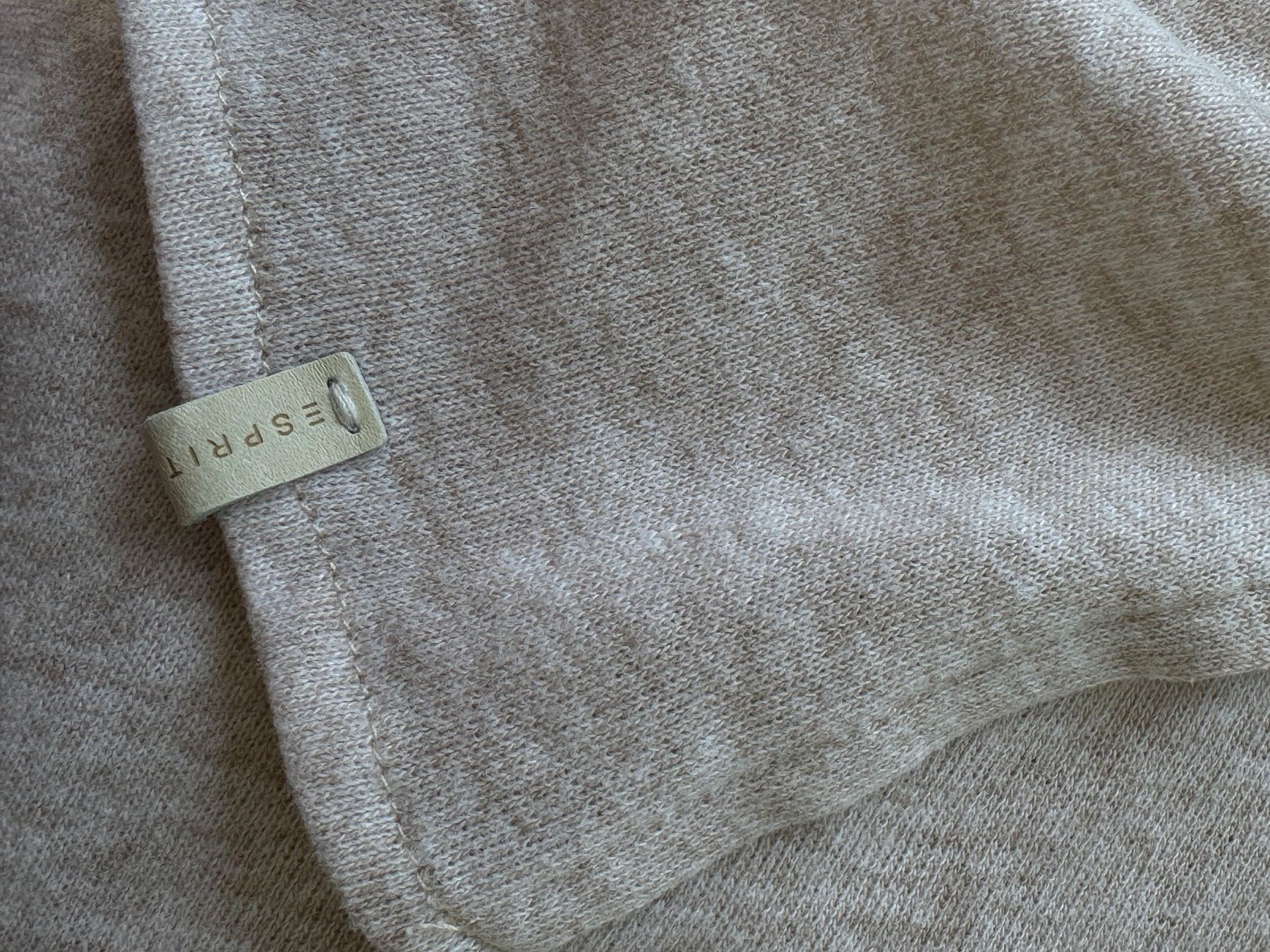 Sonstige Damenmode: Esprit Poncho / Cape beige (one size) – Gebraucht aus Triesen von antonellaaa_ 4