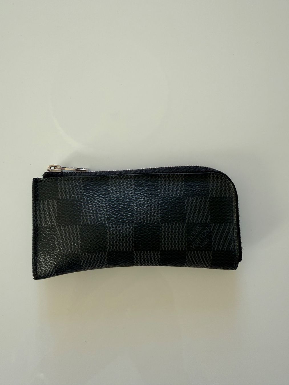 Louis Vuitton Portachiavi: Louis Vuitton Pochette clés en damier graphite – Usato da Neuchâtel venduto da jndl