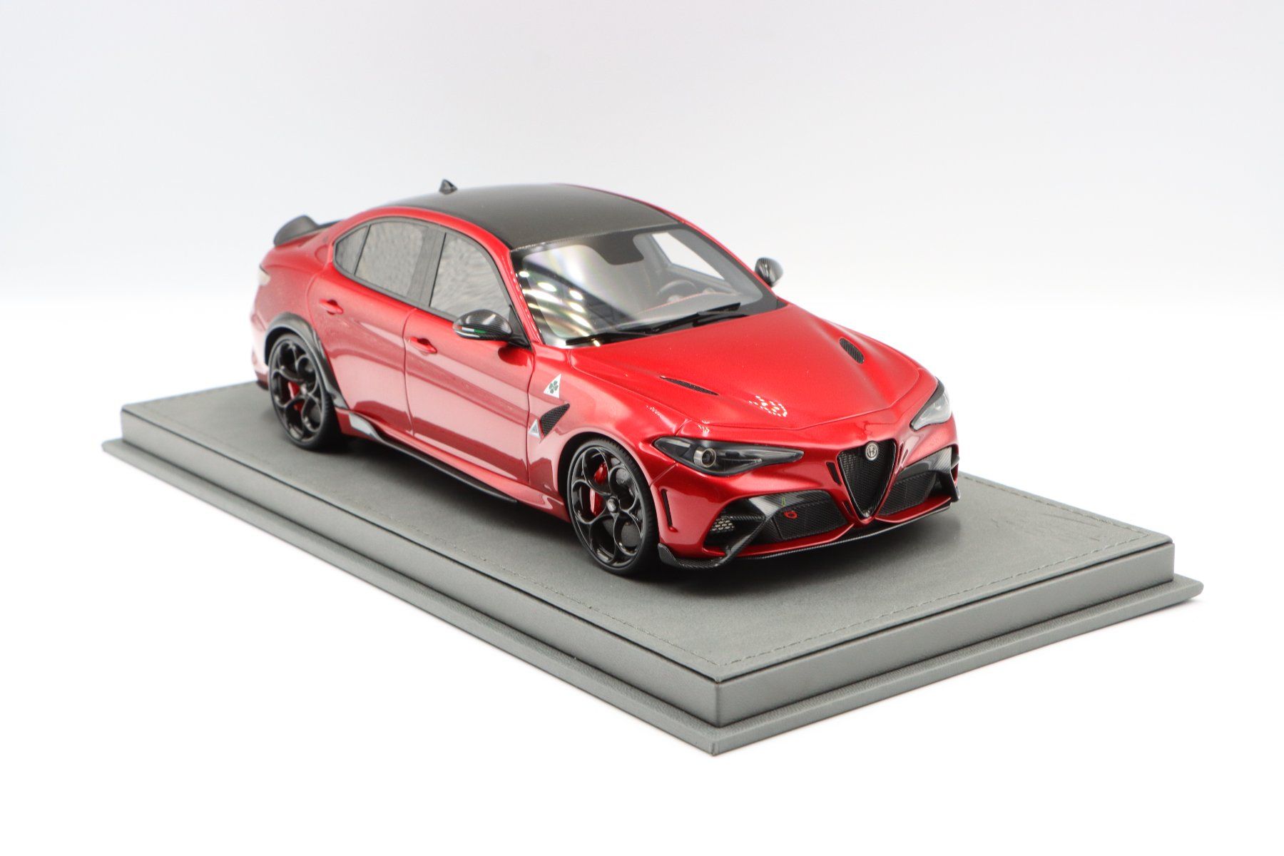 Alfa Romeo Modellini d'auto: Alfa Romeo Giulia GTA 2020 1:18 BBR – Nuovo e nell'imballaggio originale da Bühl b.Aarberg venduto da modelldiecast 8