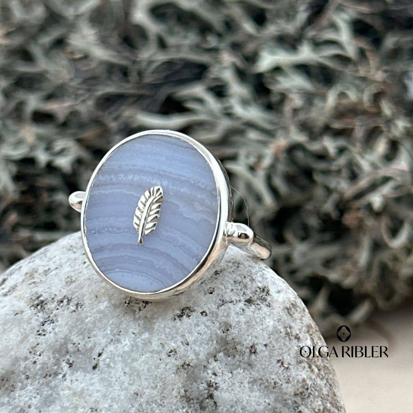 Olga Ribler Anelli: Silber Ring 925 mit Chalzedone Grösse 56 – Nuovo (secondo la descrizione) da Luzern venduto da Schmuckoutlet