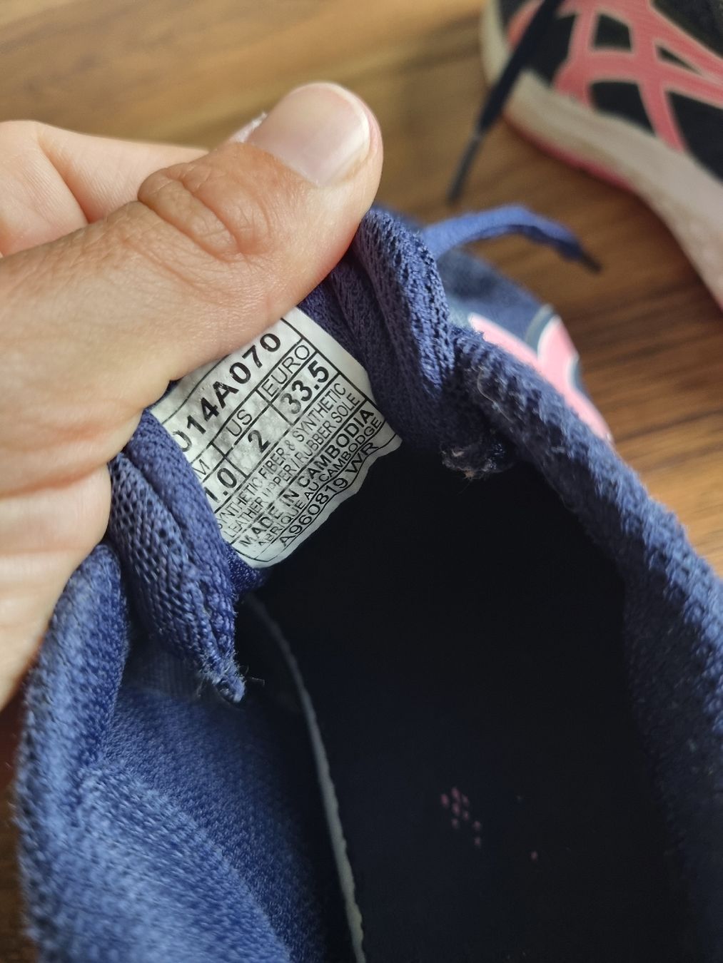 Asics Schuhe für Mädchen: Turnschuhe Asics Gr. 33.5 – Gebraucht aus Näfels von Phd534 2