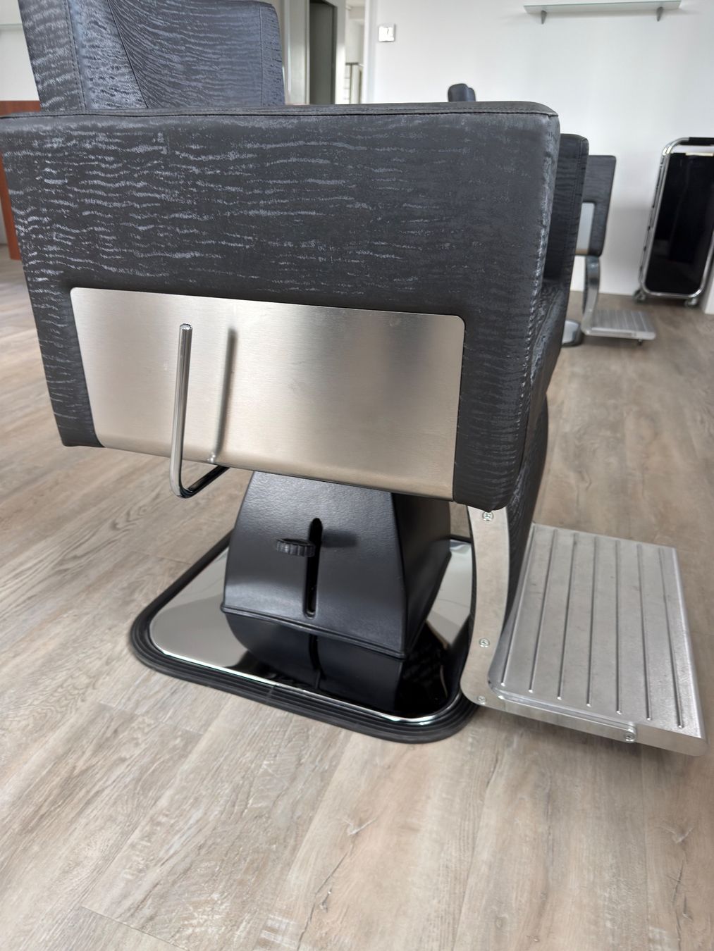 Poltrone: Coiffeur Barber Stuhl – Usato da Frauenfeld venduto da tiz_qj67 2