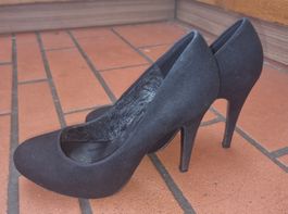 Pumps schwarz Sergio Todzi Grösse 39 Wildlederoptik