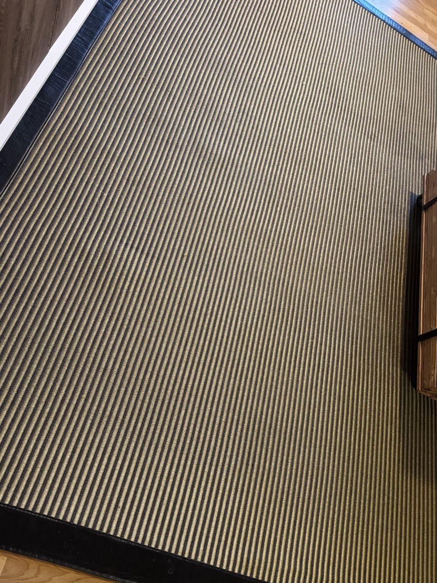 Teppiche: Teppich schwarz Gold – Gebraucht aus Widen von byjuju