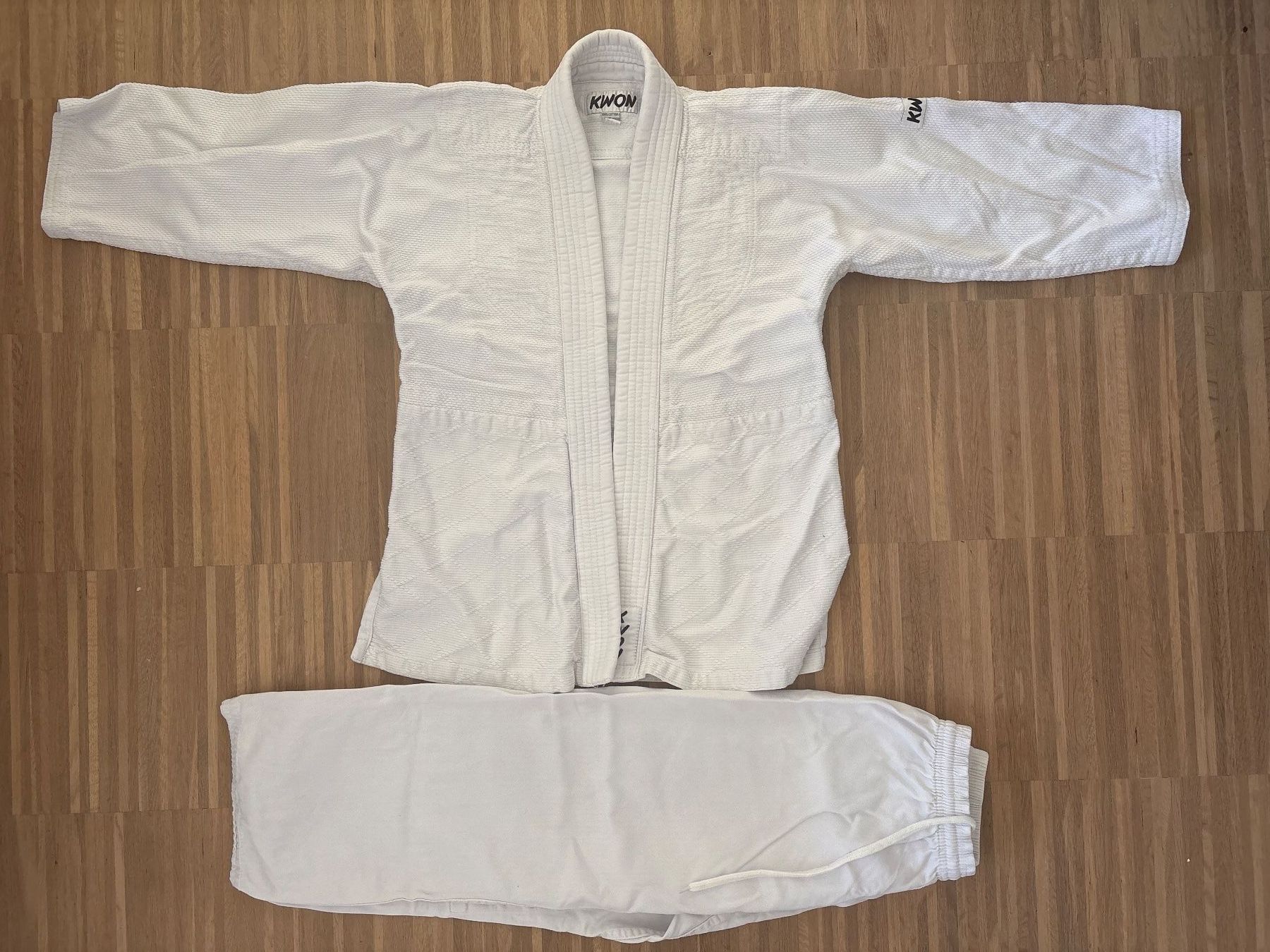 Kimono: Kinder-Kimono Grösse 140 – Usato da Buchs AG venduto da vittluis