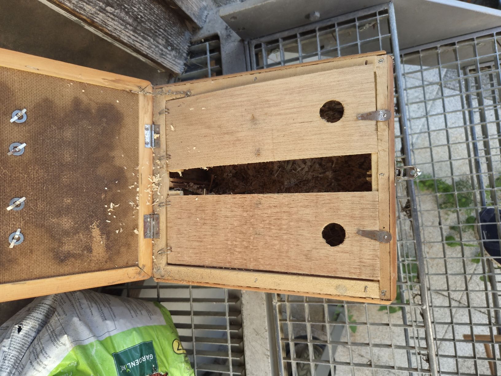 Käfige, Transport & Sicherheit: Kleintier Transportbox – Gebraucht aus weesen von haemmerliroman15 2
