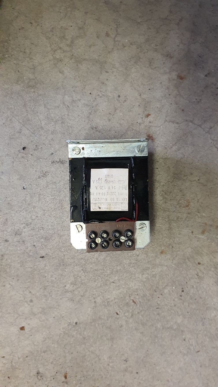 Componenti elettronici: alimentation 24V-230V – Usato da Kerzers venduto da ini_75wg 1