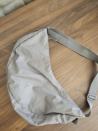 GOT BAG Moon Bag beige / taupe  grosse Umhängetasche