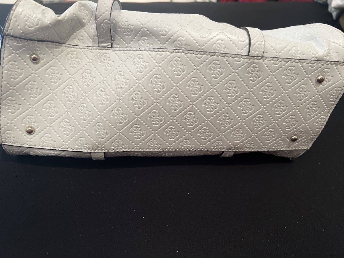 Guess Taschen für Damen: Weisse Guesshandtasche – Gebraucht aus Thun von Golden-Gate 4