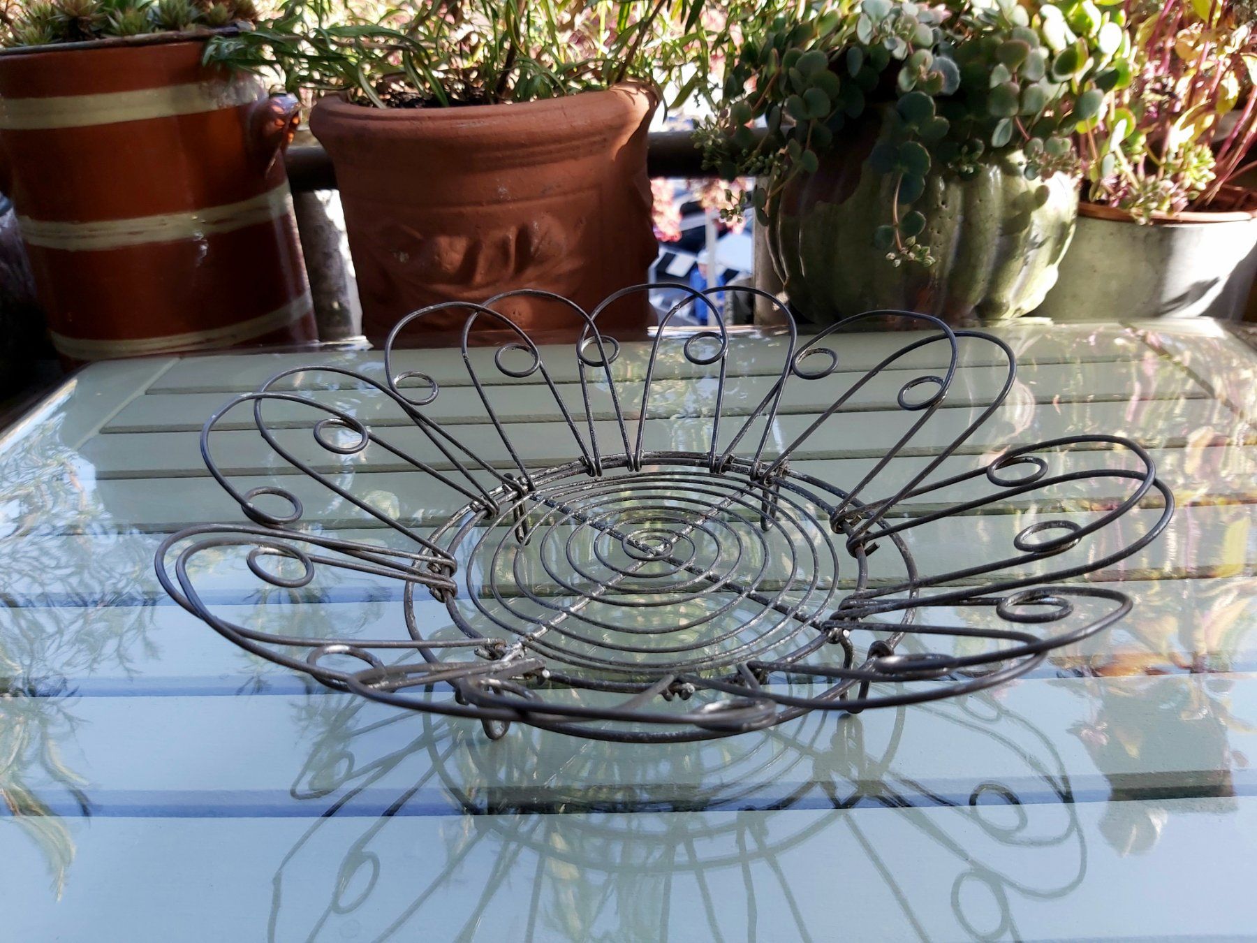 Autres antiquités ou arts: Vintage Drahtkorb, Metallkorb, Untersetzer – D'occasion à Bern par aronari
