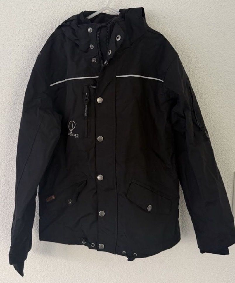 Pomp de Lux Giacche: Pomp de lux Adventure Softshell Gr. 146, schwarz – Nuovo (secondo la descrizione) da Freidorf TG venduto da nad_fxh7