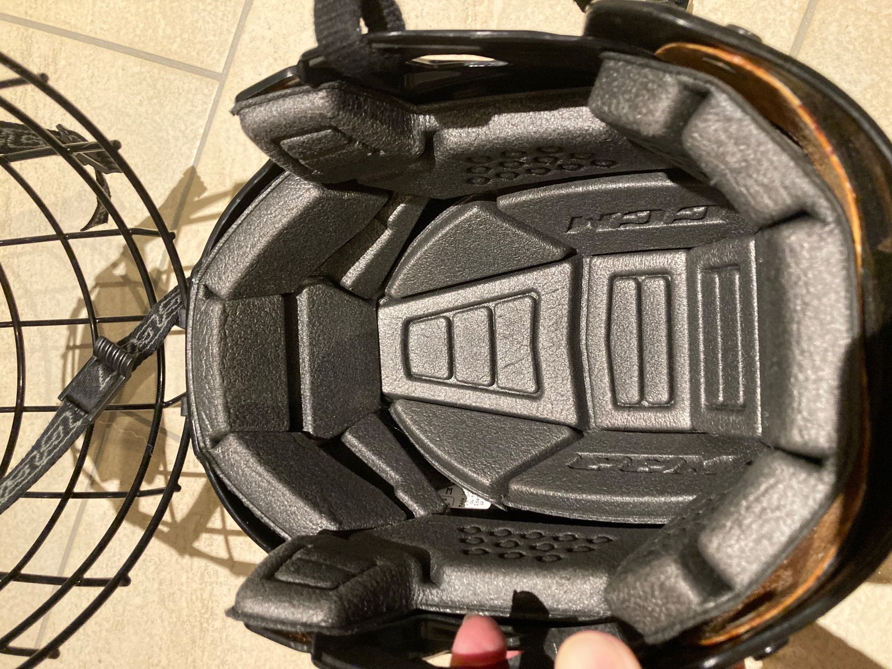 Ccm Caschi: Eishockey Spielerhelm von CCM Grösse M – Usato da Deitingen venduto da Calimi 6