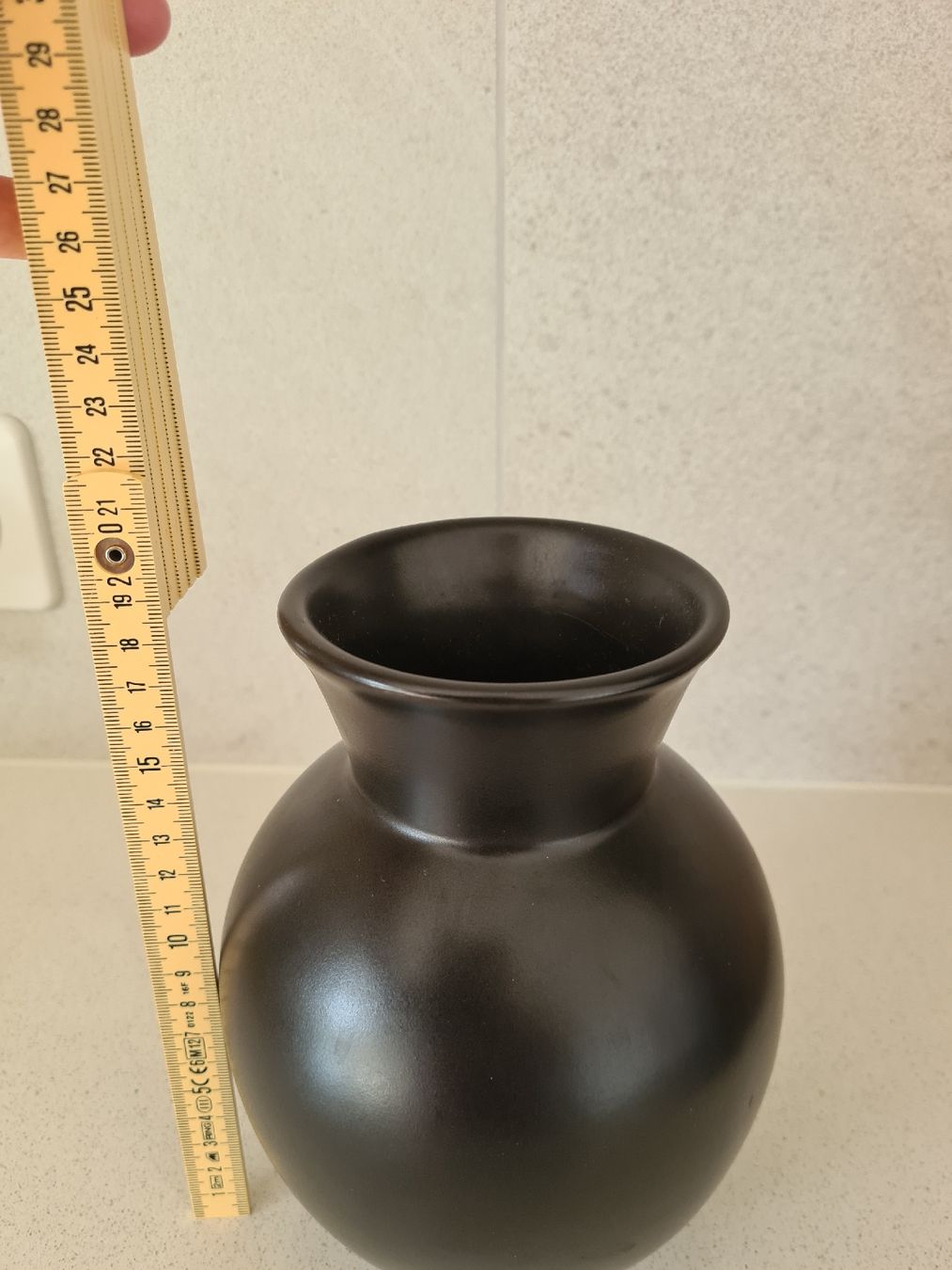 Vasen & Gefässe: Schwarze Vase – Gebraucht aus Horw von Mirii91 1