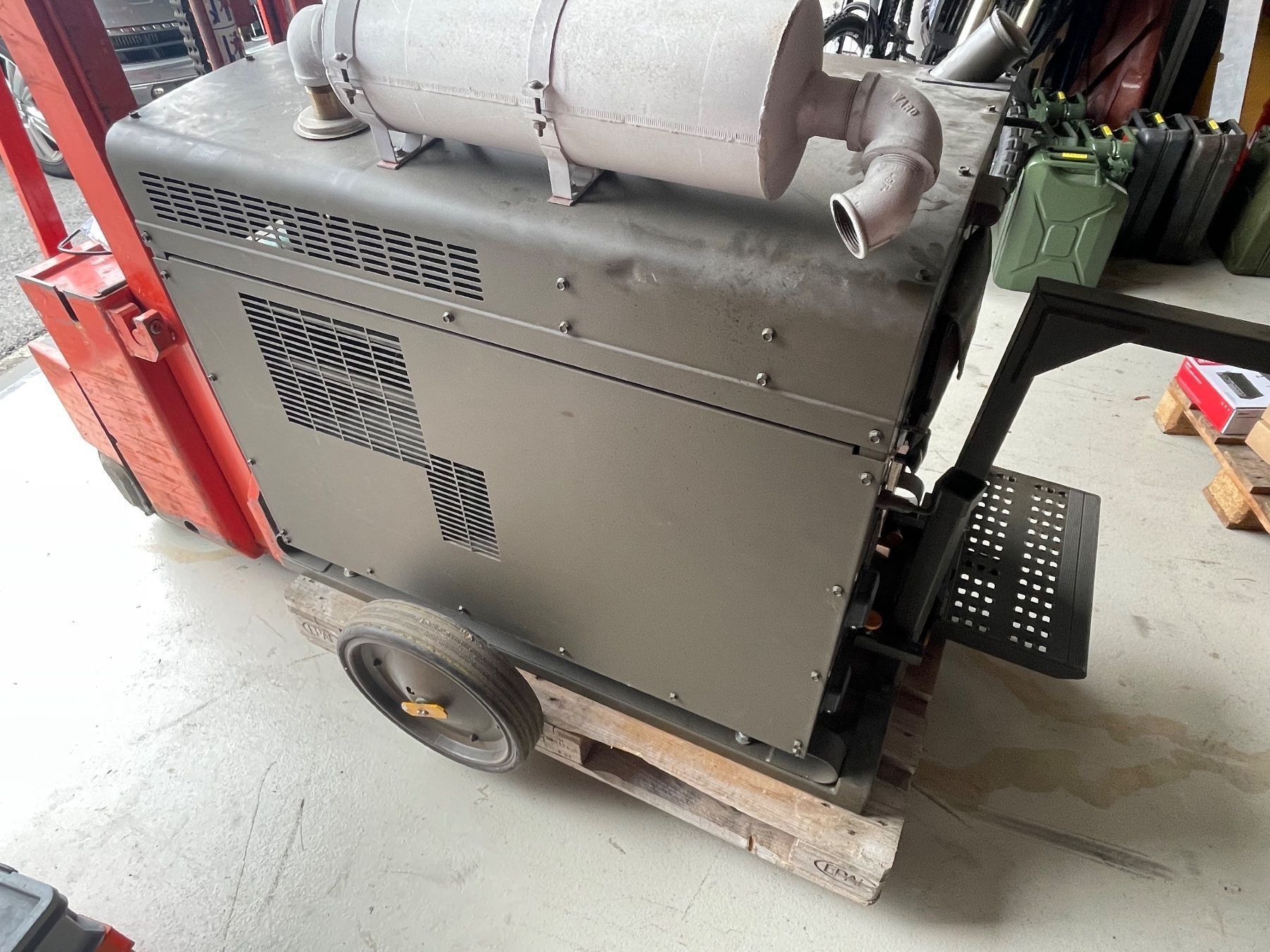Generatori di corrente: Armee Generator 6Kva – Usato da Diepoldsau venduto da Knochen