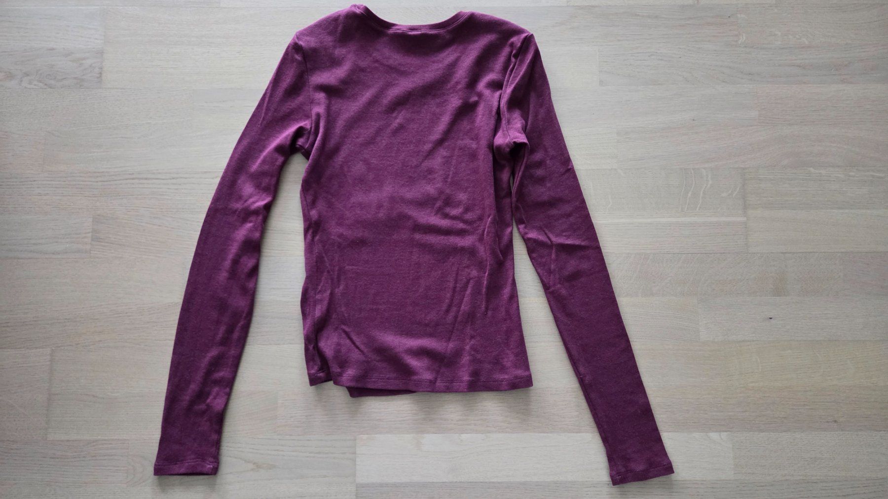 Maglioni & Felpe: Shirt Langarm – Usato da Einsiedeln venduto da kiphrajaya 1