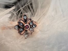 Ring filigran mit hellem Granat und Zirkonias Roségold verg.
