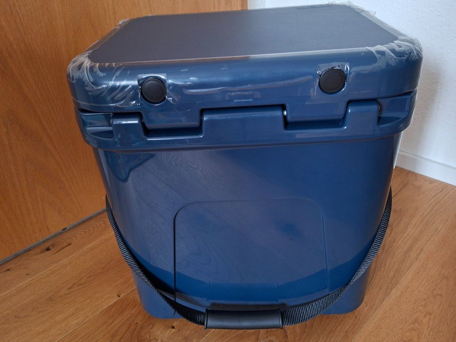 Frigoriferi & Refrigeratori: NEU Kühlbox Cooler 20 Liter YETI – Nuovo e nell'imballaggio originale da Schmerikon venduto da Ovi 2