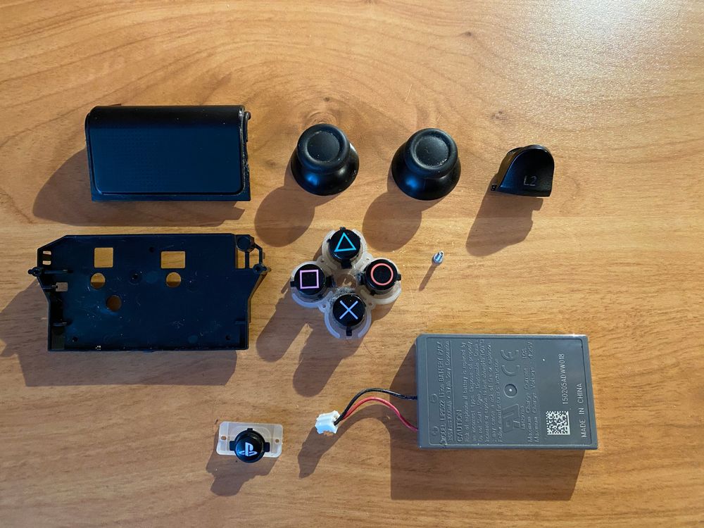 Original Batterie + Ersatzteile für PS4 DualShock Controller Kaufen auf Ricardo