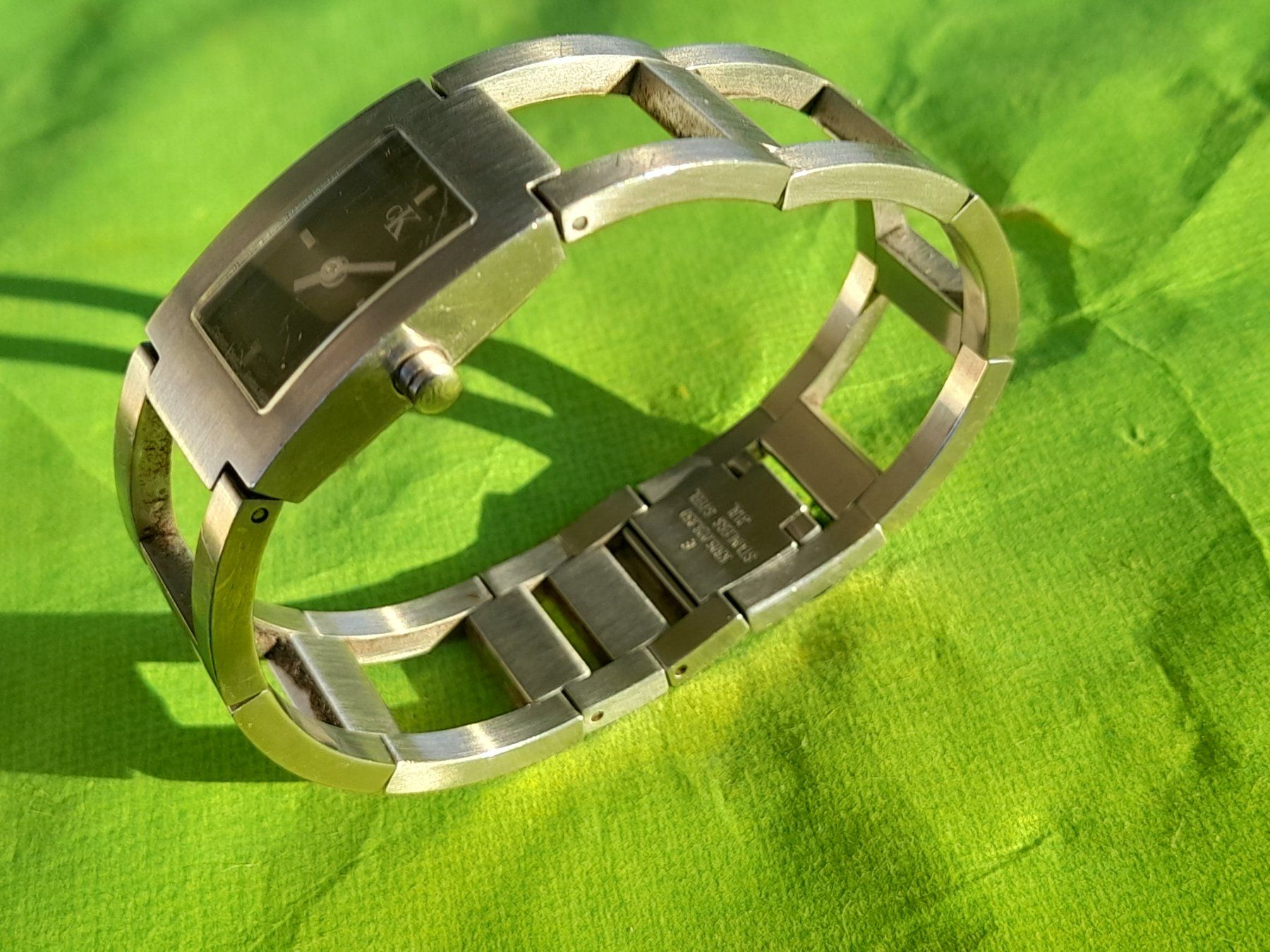 Calvin Klein Montres: Calvin Klein Damenuhr – Défectueux à Aeschi b.Spiez par 52_wochen 4