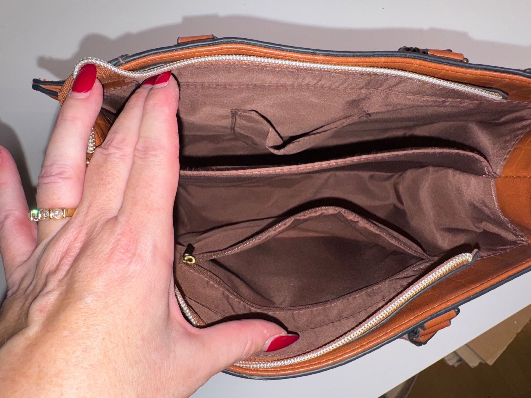 Borse da donna: Schöne braune Tasche – Usato da Grosswangen venduto da shoes.bags.and.co 4