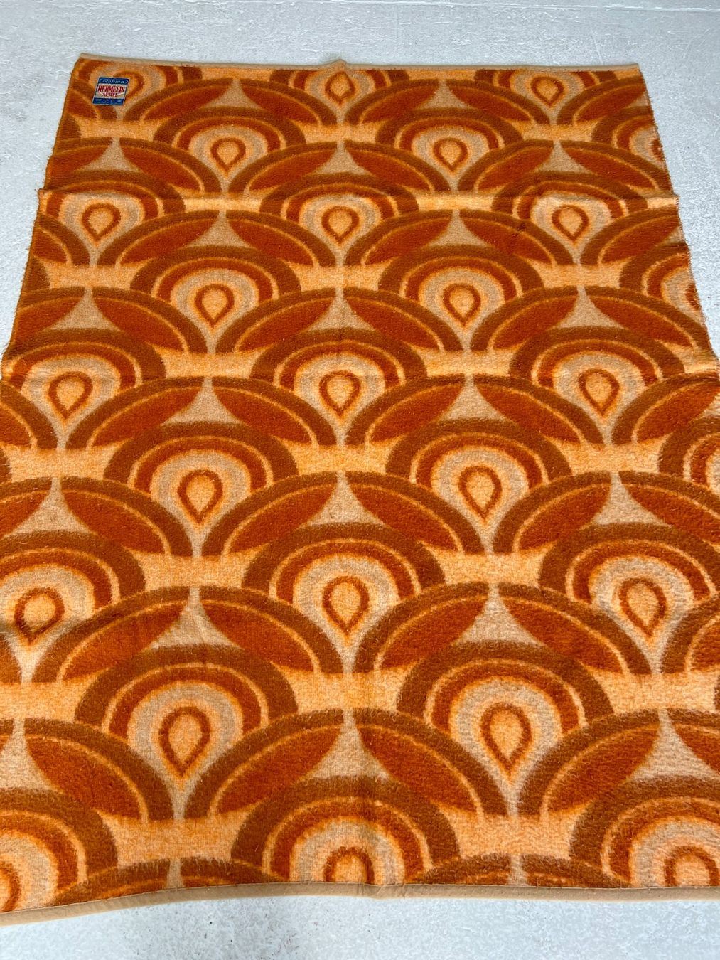 Coperte: Vintage Tagesdecke I 70er Jahren – Usato da Walzenhausen venduto da stilvollwohnen 4