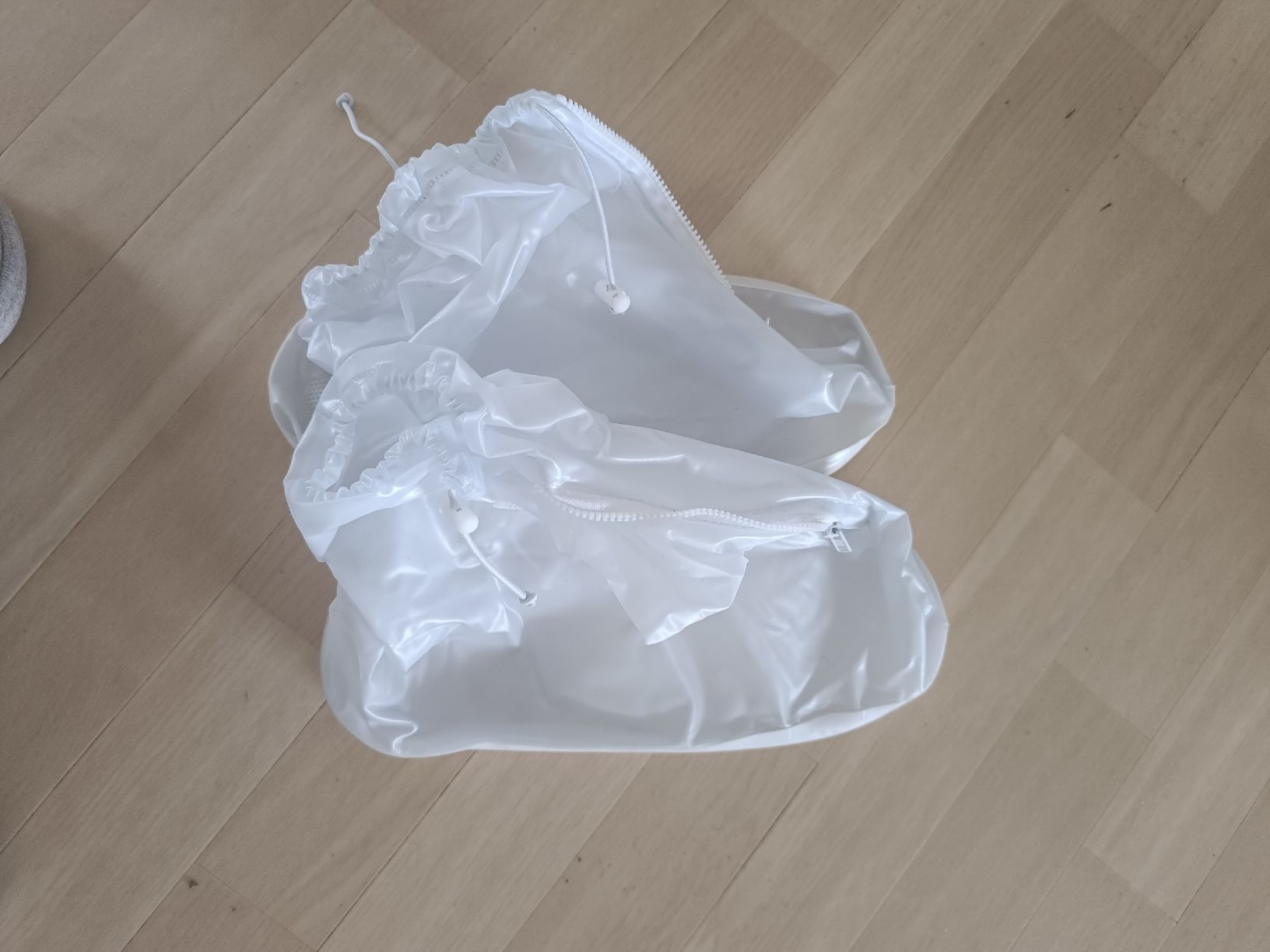 Scarpe da uomo: Regenüberschuhe Grösse 37-38  – Usato da Dübendorf venduto da phoebe013 1