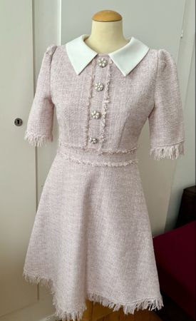 Robe élégante rose