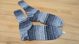Warme Füsse, warmes Herz! Handgestrickte Wollsocken - 44