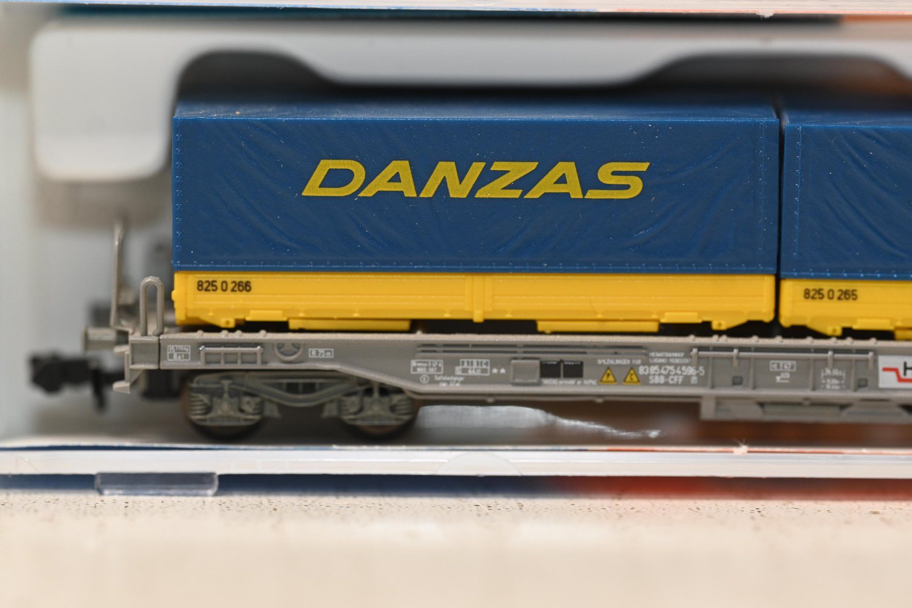 Roco Modelleisenbahnen: Hupac Danzas Güterwagen Roco Spur N – Gebraucht aus Laupen ZH von Zmoewe 1