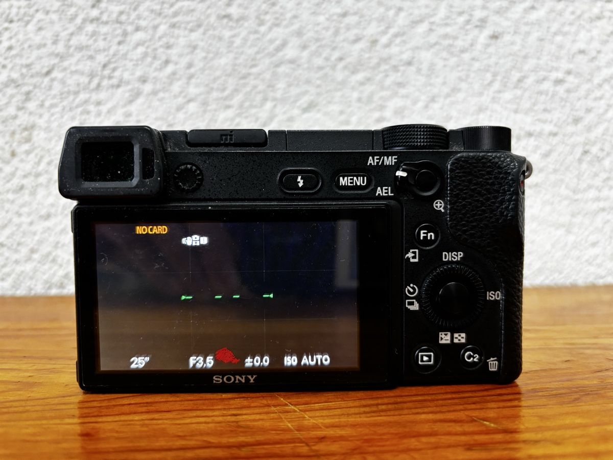 Sony Fotocamera: Sony a6300  – Difettoso da Zürich venduto da maylangthangnho 3