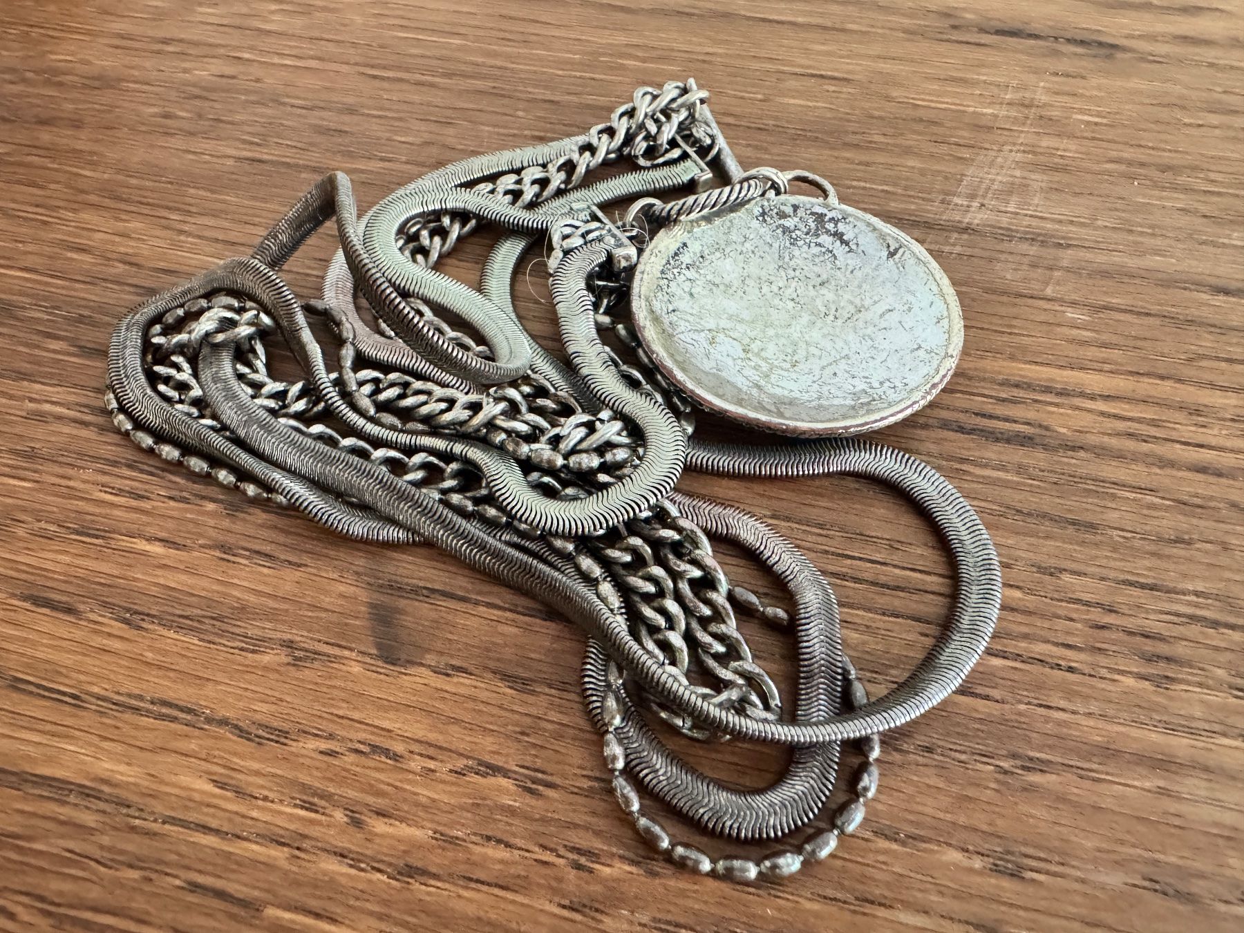 Ketten: Mehrreihige Modeschmuck-Kette – Gebraucht aus Egg b. Zürich von chantilly-lace 2
