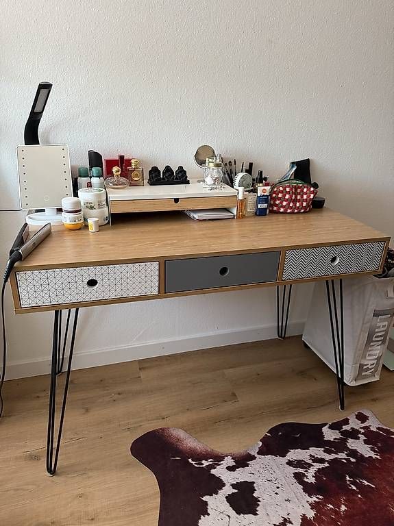 Schminktische: Schminktisch mit 3 Schubladen – Gebraucht aus Flawil von ara_pdx9