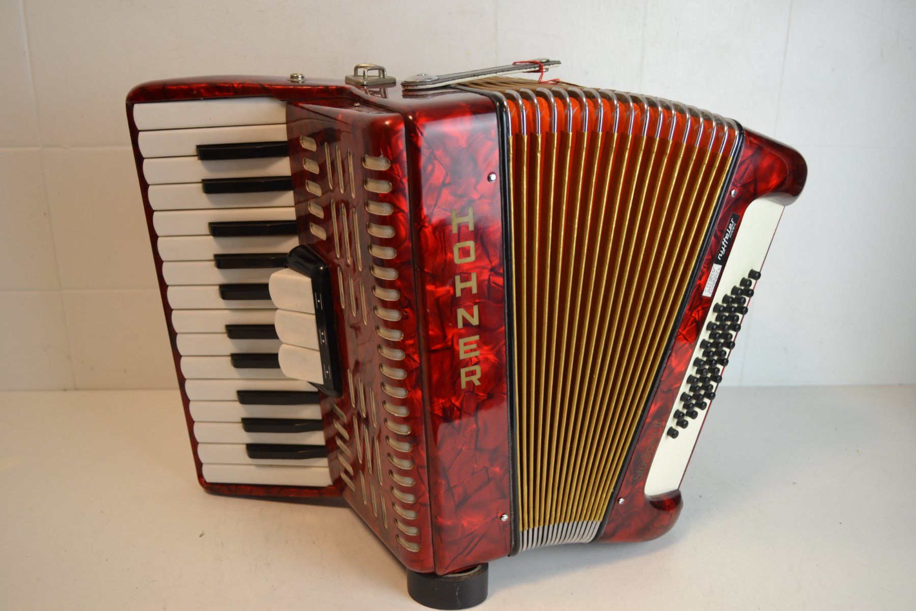 Hohner Musikinstrumente: Akkordeon chromatisch Hohner Studiosa II – Gebraucht aus Zürich von Brockito 5