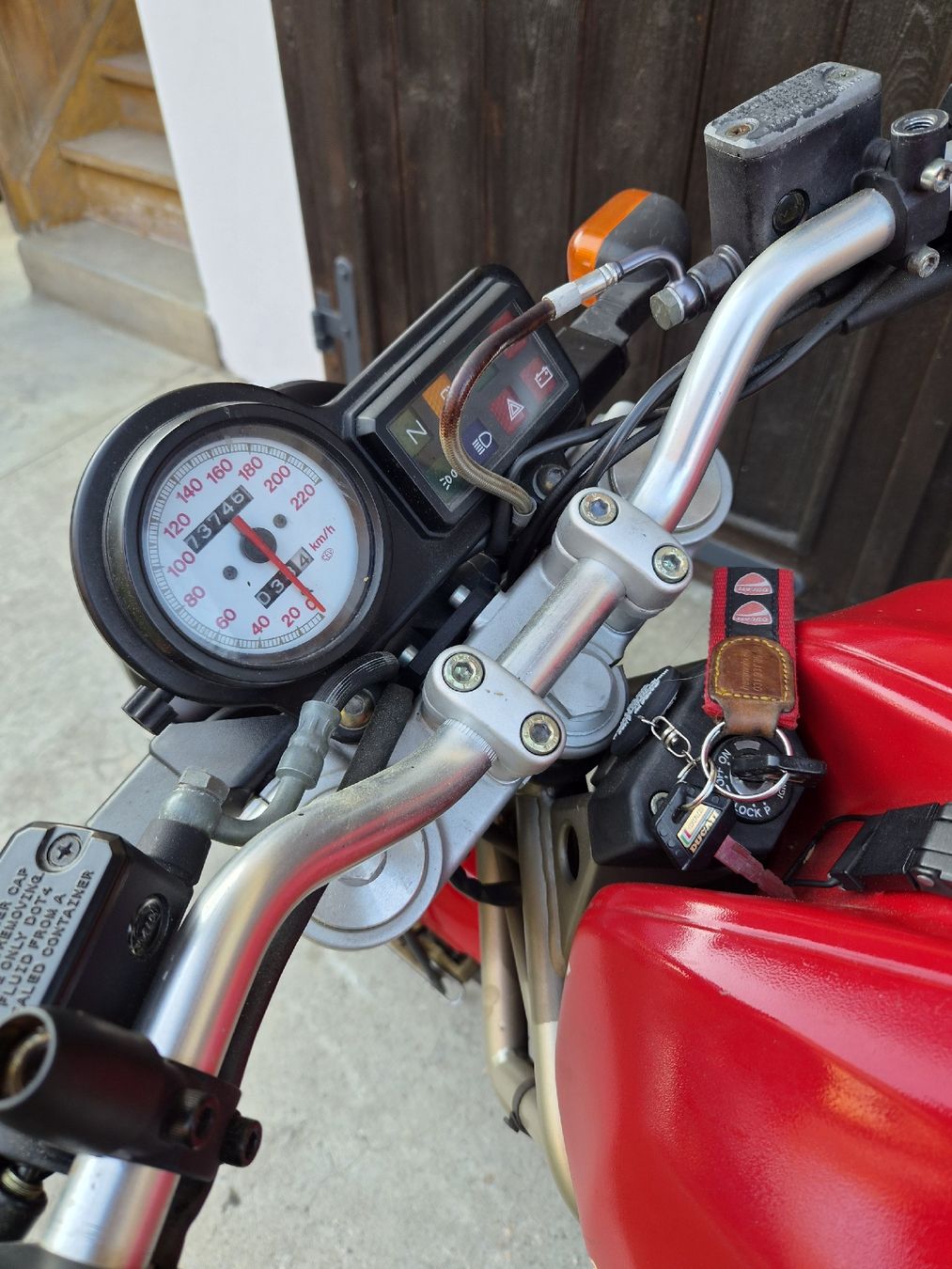 Ducati Strasse: Ducati Monster 900 – Gebraucht aus Kappelen von Patb94 3