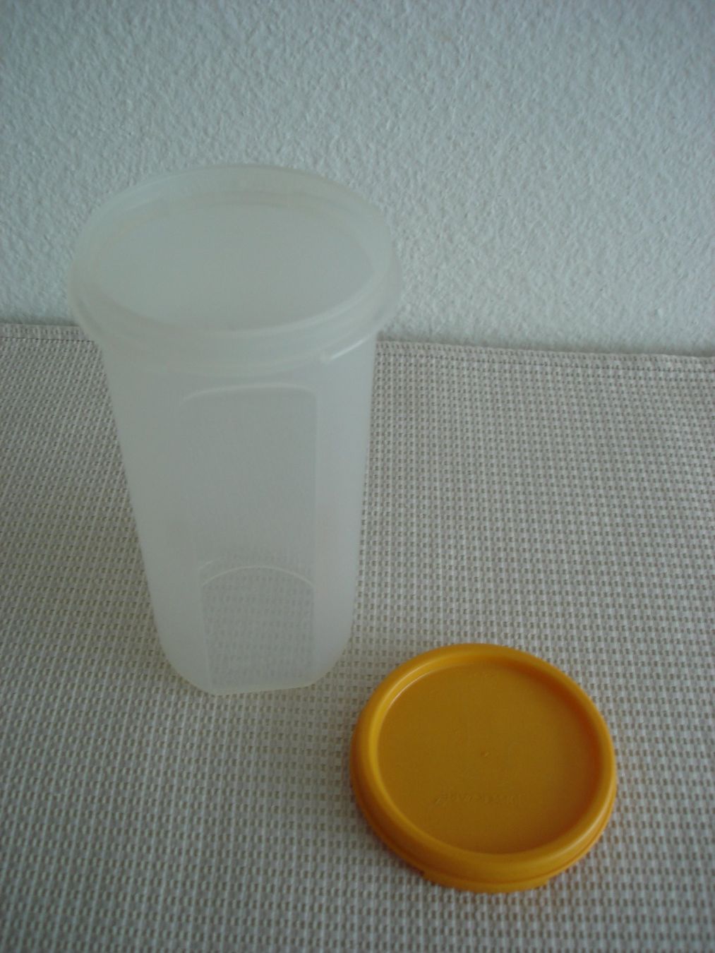 Tupperware Contenitori & Simili: Tupperware Küchenperle 3-IN-1 Küchenhelfer & Behälter 650ml – Usato da Regensdorf venduto da anna059 5