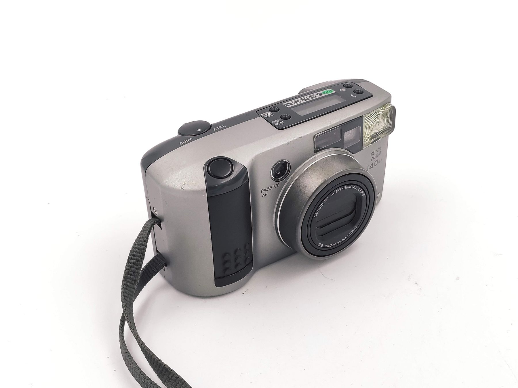 Recensione Minolta Riva Zoom 140EX: Un gioiello delle fotocamere analo – Dutch|Thrift